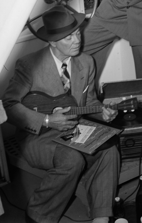 Vintage 1920s ukulele players during the ukulele craze in America